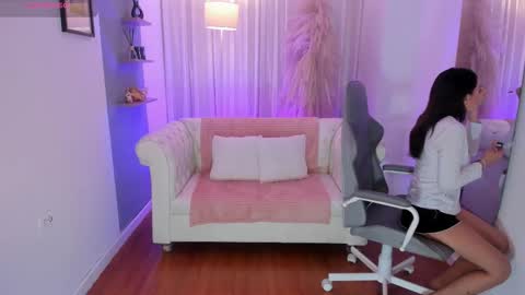 MELODYPVT IS OPEN online show from November 2025 12:48:01 PM