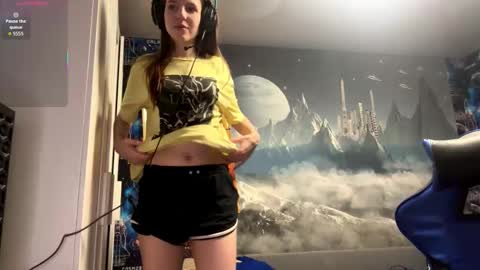 Hi Im Aria 18 years old online show from February 2026 05:57:02 PM