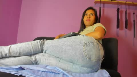 Maelly online show from March 2026 07:47:01 PM