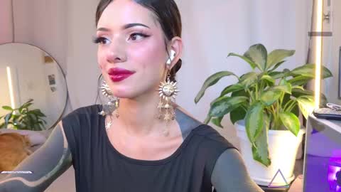 Snapshot of menasaurio_ chatting on March 2025 07:12:02 PM Mena Help me reach 700 thumbs up online show from March 2025 07:12:02 PM