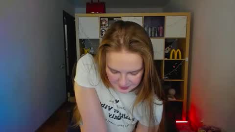 Snapshot of meow_k1tty chatting on March 2026 04:31:01 AM Flora Next stream November 17th at 6 GMT online show from March 2026 04:31:01 AM