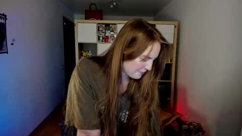 Snapshot of meow_k1tty chatting on April 2026 04:39:01 AM Flora Next stream November 17th at 6 GMT online show from April 2026 04:39:01 AM