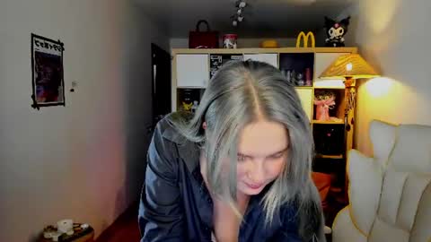 Flora  Next stream November 17th at 6  GMT online show from July 2026 05:01:01 AM