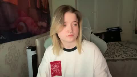 Snapshot of meowki4 chatting on January 2025 01:47:02 AM meowme online show from January 2025 01:47:02 AM