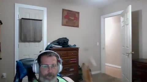 mercer1977 online show from October 2025 01:43:02 PM