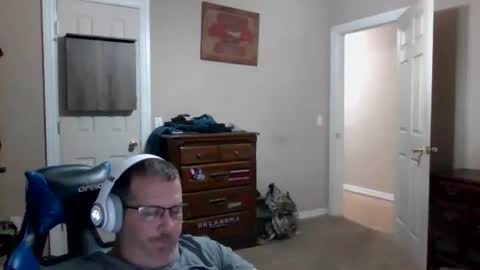 mercer1977 online show from October 2025 01:36:03 PM