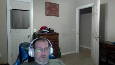 Snapshot of mercer1977 chatting on May 2026 08:45:01 AM mercer1977 online show from May 2026 08:45:01 AM
