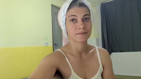 Miss Helena online show from September 2025 02:20:01 PM