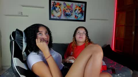 Snapshot of meredit_cristi23 chatting on February 2026 01:33:01 AM CRISTI AND MEREDIT online show from February 2026 01:33:01 AM