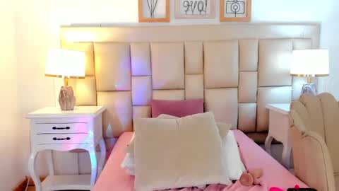 Snapshot of meredit_lane chatting on January 2025 06:38:02 AM online show from January 2025 06:38:02 AM