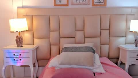 Snapshot of meredit_lane chatting on February 2025 06:35:01 AM online show from February 2025 06:35:01 AM