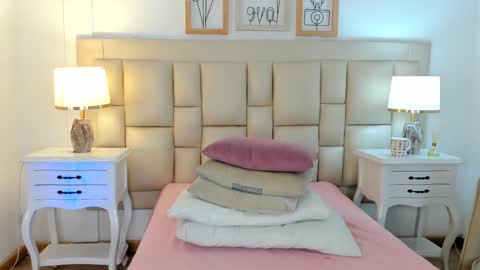 Snapshot of meredit_lane chatting on February 2025 02:56:01 AM online show from February 2025 02:56:01 AM