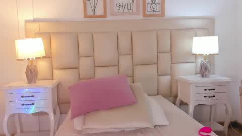 Snapshot of meredit_lane chatting on March 2025 06:35:02 AM online show from March 2025 06:35:02 AM