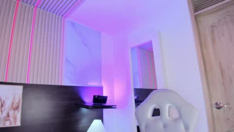 meredith_spencer online show from February 2025 07:20:02 PM