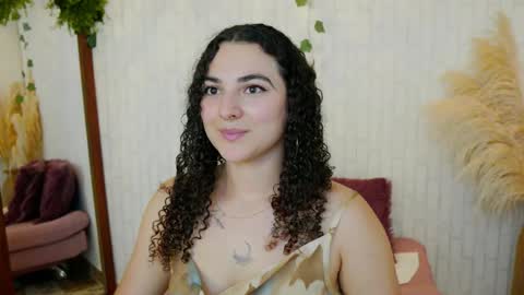 Snapshot of merida_bell18 chatting on September 2025 10:32:01 PM Merida Bell online show from September 2025 10:32:01 PM