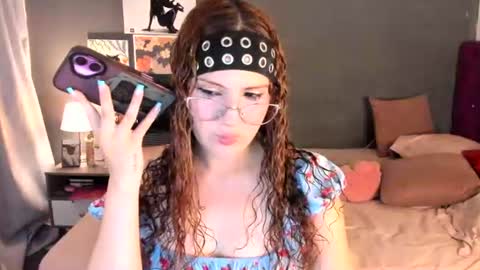 laura 3 i am independent model online show from July 2026 01:27:01 AM
