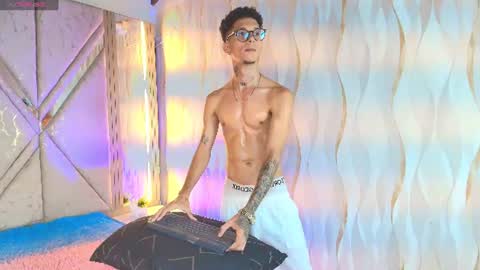 merlin_2026 online show from July 2026 07:23:02 PM