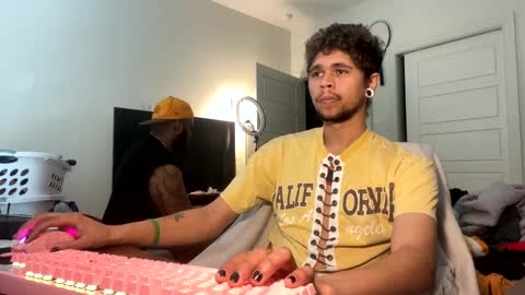 Snapshot of merlinharriss chatting on February 2025 08:26:01 PM Merlinz Magic online show from February 2025 08:26:01 PM