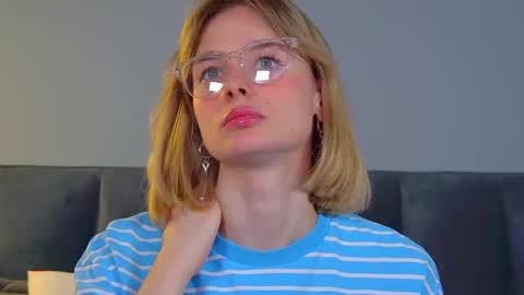 Snapshot of merlinmeyer chatting on March 2026 06:33:01 PM Merlin online show from March 2026 06:33:01 PM