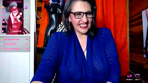 Snapshot of merlyna_goldens chatting on January 2025 09:01:01 AM My next birthday is December 11th. online show from January 2025 09:01:01 AM