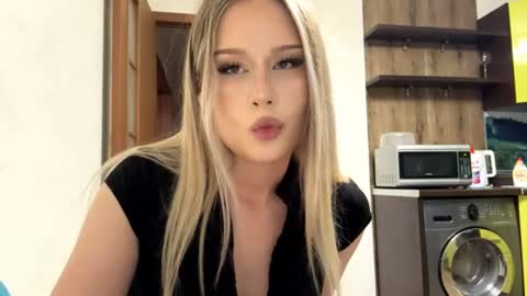 Stefani online show from June 2026 01:39:02 PM