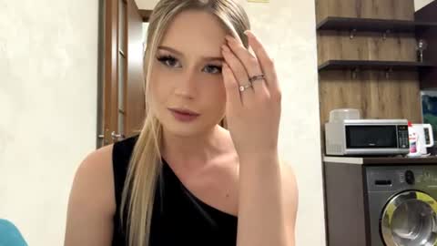 Stefani online show from June 2026 01:28:02 PM