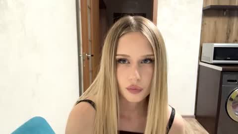 Stefani online show from July 2026 01:19:01 PM