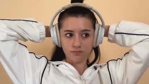 Isabella online show from July 2026 08:09:02 AM