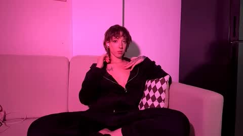 Yelyzaveta online show from February 2026 06:32:01 AM