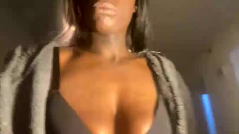 Alexismerton online show from May 2026 03:58:01 AM