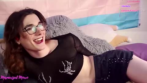 Snapshot of mesmerized_mowo chatting on September 2025 10:31:02 PM mesmerized_mowo online show from September 2025 10:31:02 PM