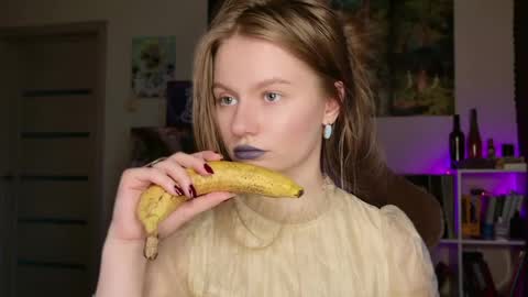 Snapshot of metacatharsis chatting on May 2026 04:25:01 PM Eva online show from May 2026 04:25:01 PM