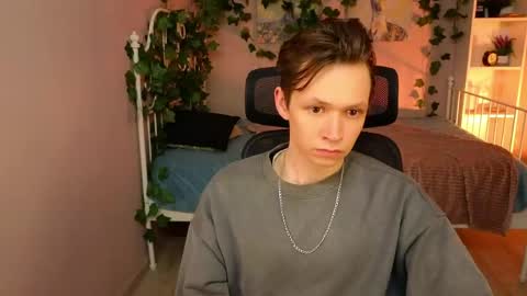 MEVERIK OUSHEN online show from May 2026 01:07:02 PM