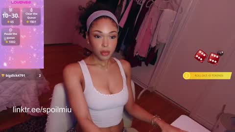 Snapshot of mew2wo chatting on November 2025 07:19:01 AM mew2wo online show from November 2025 07:19:01 AM