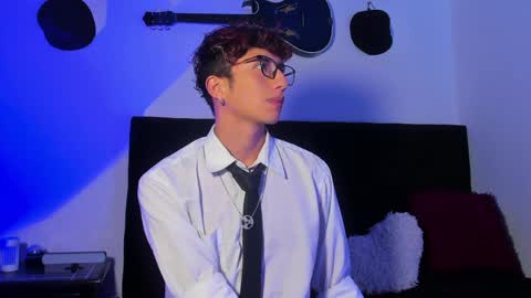 Snapshot of mhatias_ chatting on April 2026 04:18:01 AM MATHIAS online show from April 2026 04:18:01 AM