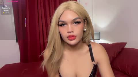 Snapshot of mhelly_x chatting on July 2026 01:42:02 AM mhelly_x online show from July 2026 01:42:02 AM