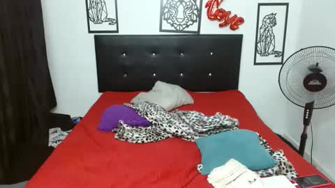 mhia1972 online show from October 2025 05:48:02 PM