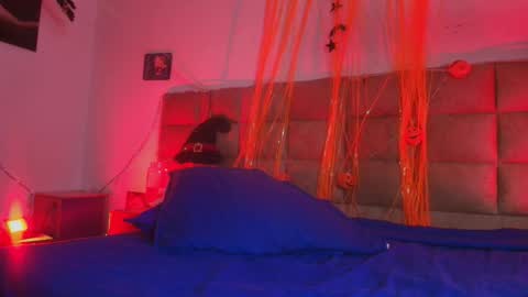 Emi online show from October 2025 07:29:02 PM