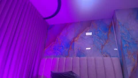 Emi online show from March 2026 07:17:02 PM