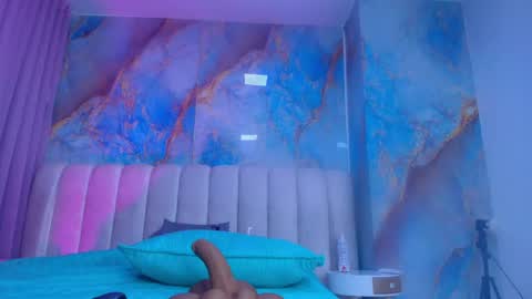 Snapshot of mia_0_ chatting on April 2026 07:27:02 PM Emi online show from April 2026 07:27:02 PM