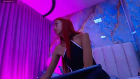 Snapshot of mia_0_ chatting on May 2026 07:19:02 PM Emi online show from May 2026 07:19:02 PM