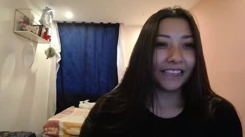 Snapshot of mia_112022 chatting on December 2024 09:24:01 PM Mia zoe online show from December 2024 09:24:01 PM