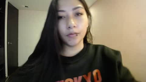 Snapshot of mia_112022 chatting on December 2024 11:10:02 PM Mia zoe online show from December 2024 11:10:02 PM