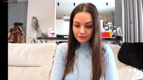 Mia online show from March 2025 04:58:02 AM