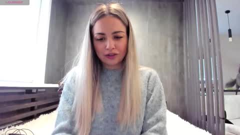 Mia online show from November 2025 05:18:02 AM