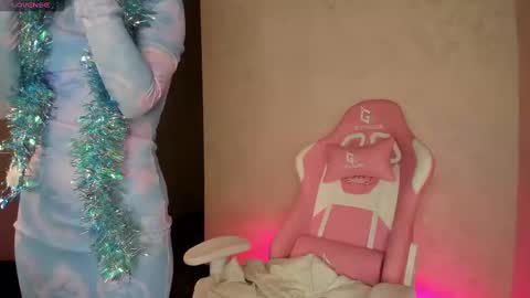 Snapshot of mia__caprice chatting on December 2024 12:43:02 AM Mia GMT7 Mon Tue Wen Thur 1000am-0300pm Sat 0300am-0900am online show from December 2024 12:43:02 AM