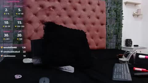 Mia online show from February 2025 09:21:01 AM