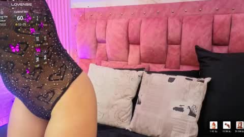 Snapshot of mia__gomex chatting on May 2026 07:22:02 PM mia__gomex online show from May 2026 07:22:02 PM