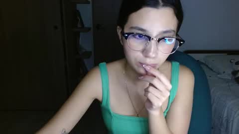 Mia online show from March 2026 02:16:01 AM