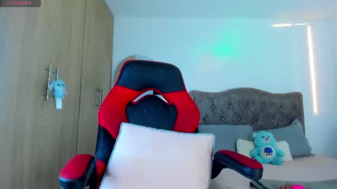 mia_adamsxxx online show from June 2026 10:54:02 PM